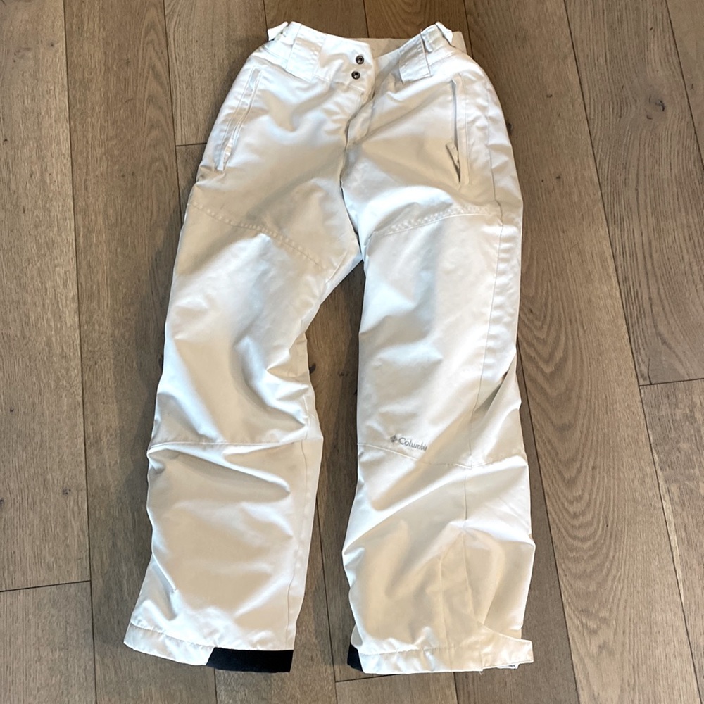 Columbia White ski/ snowboarding pants size 10/12. In used condition.